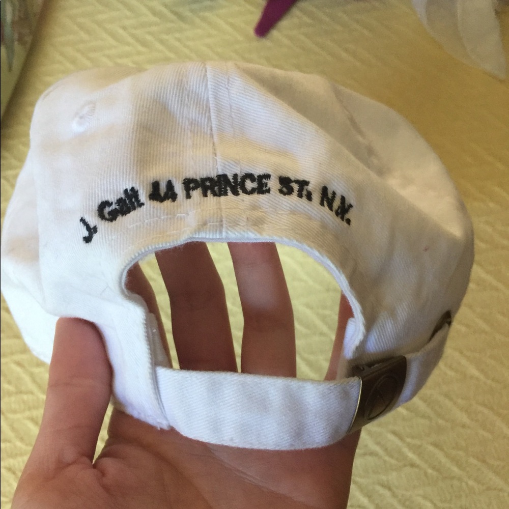 Alien hat - Picture 2 of 2